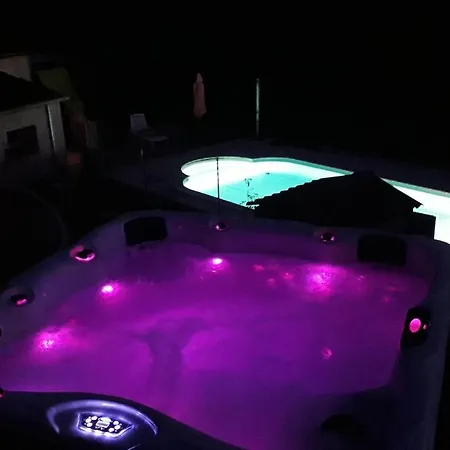 Centre De Bien-etre Natureau Avec Massages Et Soins * Chalandray
